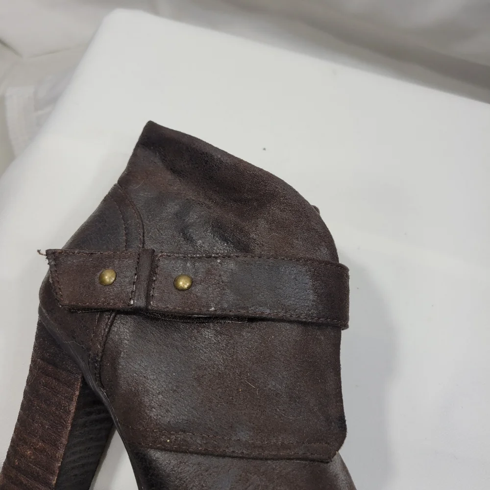 Crown Vintage Brown Pull On Heeled Booties Size 6.5M